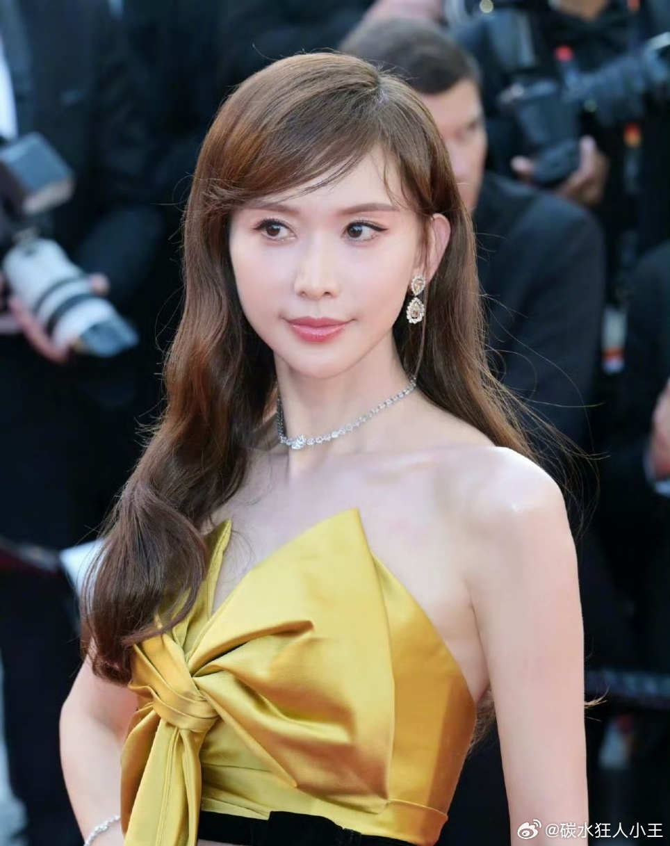 Ảnh “đệ nhất mỹ nhân Đài Loan” gầy gò đáng báo động tại Cannes gây sốc- Ảnh 8. Ảnh “đệ nhất mỹ nhân Đài Loan” gầy gò đáng báo động tại Cannes gây sốc- Ảnh 8.