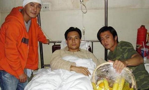 Thảm cảnh của mỹ nam đẹp nhất Tây Du Ký: Bị Tạ Đình Phong đánh nhập viện, 3 lần kết hôn 6 lần mất con- Ảnh 7. Thảm cảnh của mỹ nam đẹp nhất Tây Du Ký: Bị Tạ Đình Phong đánh nhập viện, 3 lần kết hôn 6 lần mất con- Ảnh 7.