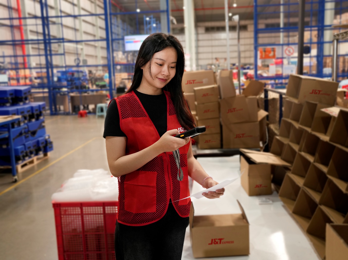J&T Express trở thành đối tác vận chuyển các sản phẩm công nghệ cho Samsung Việt Nam- Ảnh 2. J&T Express trở thành đối tác vận chuyển các sản phẩm công nghệ cho Samsung Việt Nam- Ảnh 2.