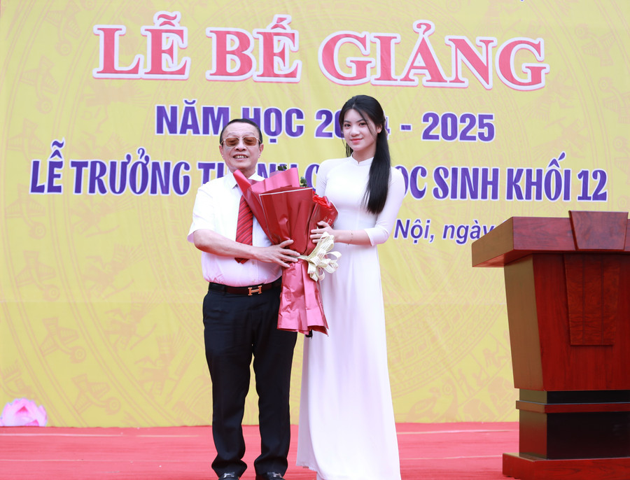 Không khí rộn ràng của thầy trò trong dịp bế giảng năm học- Ảnh 3.
