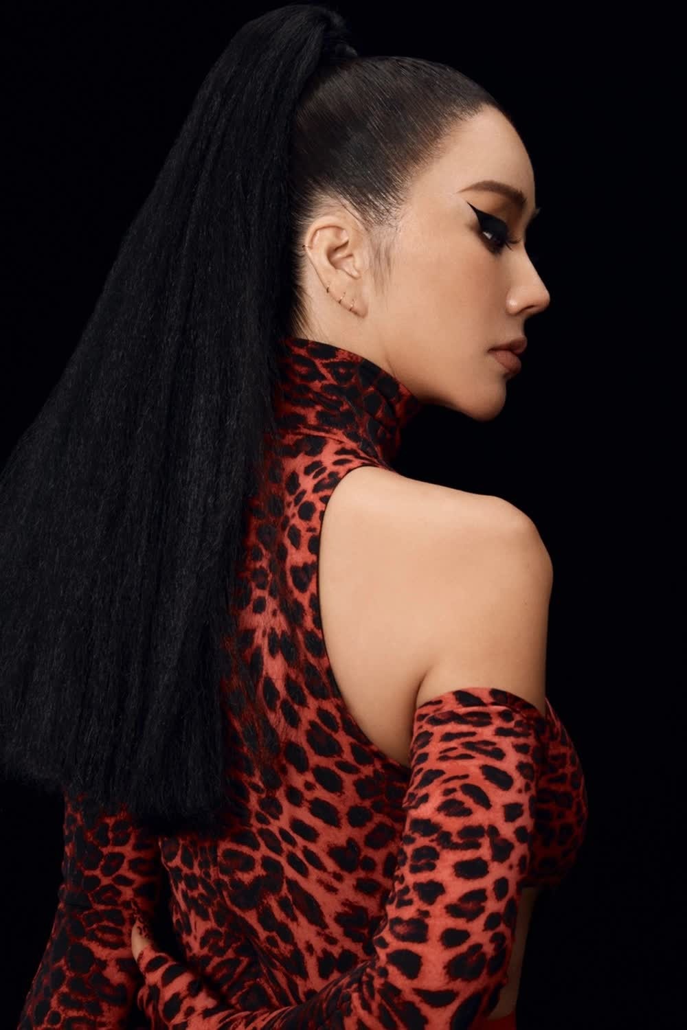 Ngỡ ngàng trước bức ảnh này của diva sexy U60 xứ Hàn: Cách 10 năm mà không khác gì!- Ảnh 2.