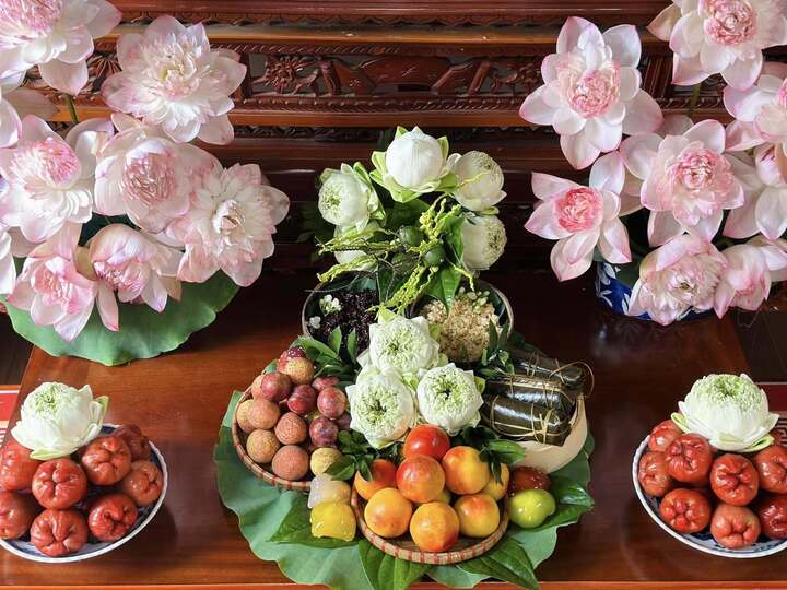 Chị em đua nhau khoe mâm cúng Tết Đoan ngọ đẹp và công phu- Ảnh 5.