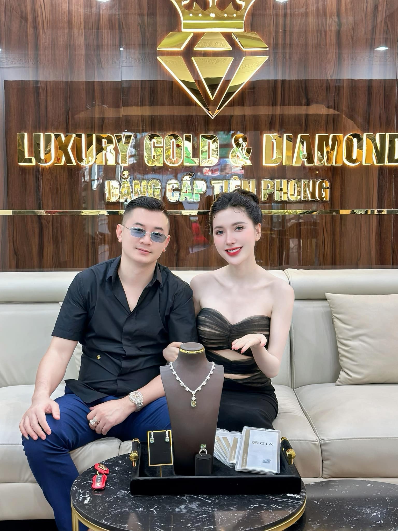 Chân dung chồng đại gia của Ngân Collagen- Ảnh 3.
