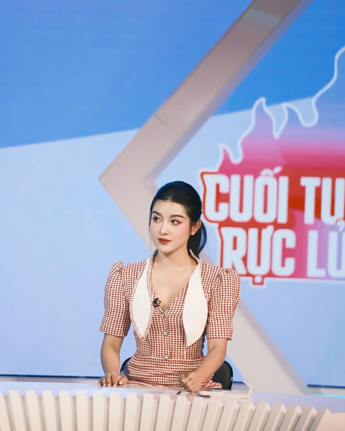Cuộc sống hiện tại của Á hậu được báo Trung gọi là Cuộc sống hiện tại của Á hậu được báo Trung gọi là
