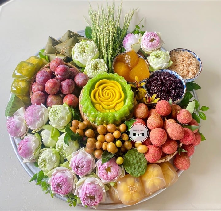 Chị em đua nhau khoe mâm cúng Tết Đoan ngọ đẹp và công phu- Ảnh 8.
