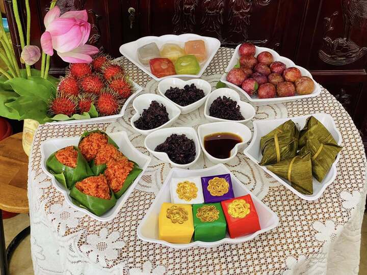 Chị em đua nhau khoe mâm cúng Tết Đoan ngọ đẹp và công phu- Ảnh 15.