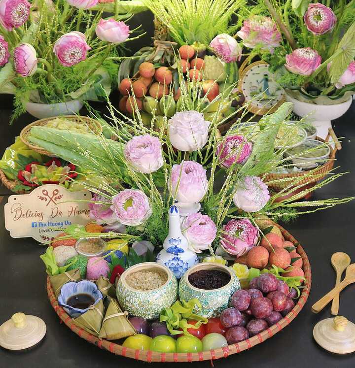 Chị em đua nhau khoe mâm cúng Tết Đoan ngọ đẹp và công phu- Ảnh 1.