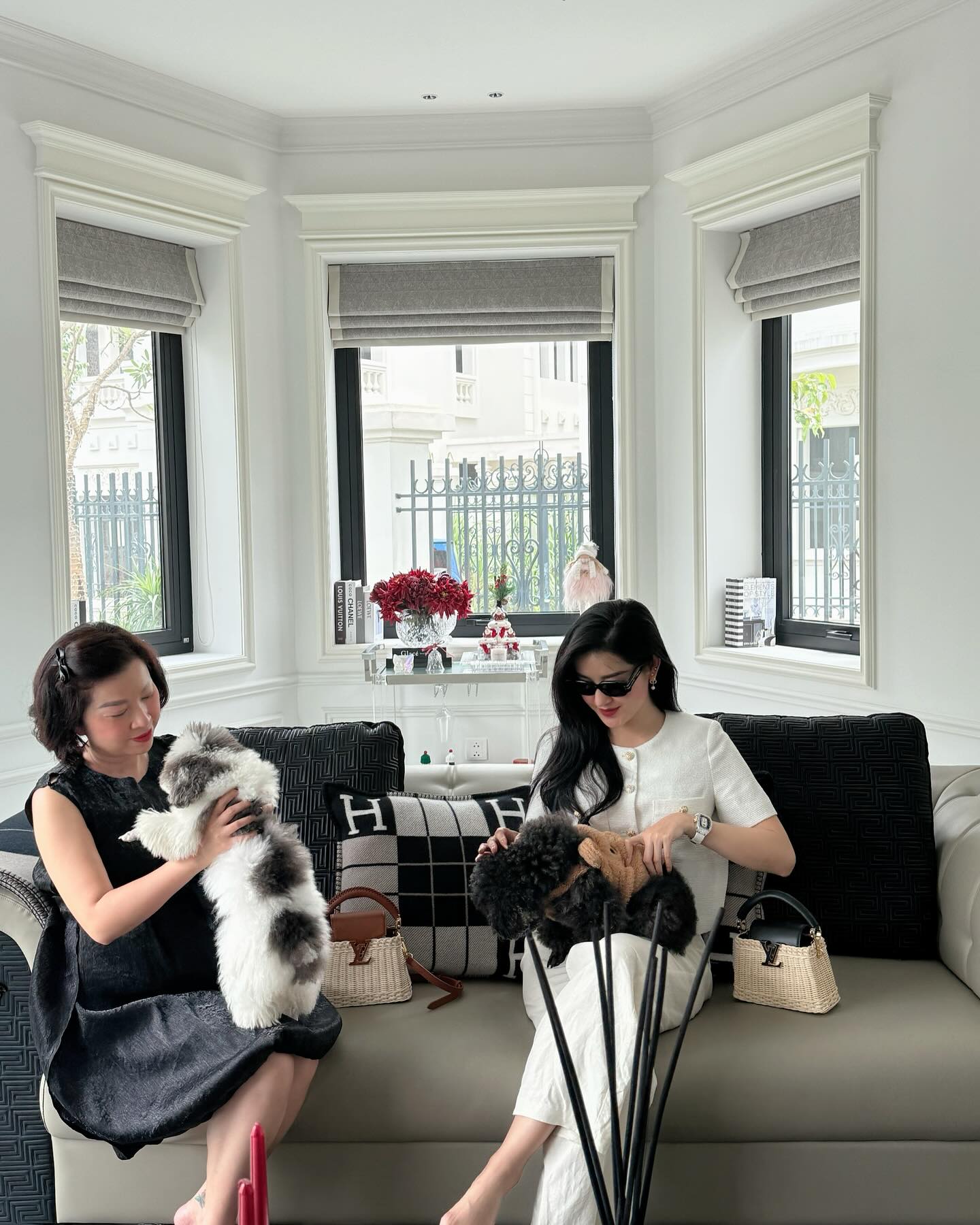 Cuộc sống hiện tại của Á hậu được báo Trung gọi là Cuộc sống hiện tại của Á hậu được báo Trung gọi là