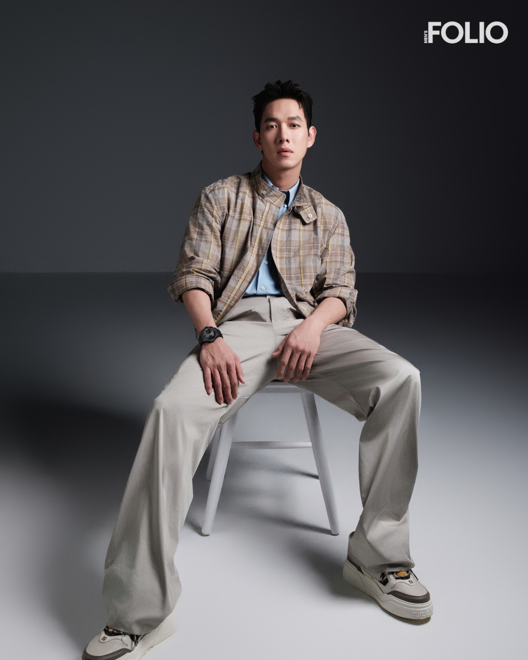 Tới Song Luân nằm chụp cũng dính drama: Concept y chang ảnh đế Yoo Ah In, khác nhau mỗi cái đồng hồ- Ảnh 7. Tới Song Luân nằm chụp cũng dính drama: Concept y chang ảnh đế Yoo Ah In, khác nhau mỗi cái đồng hồ- Ảnh 7.