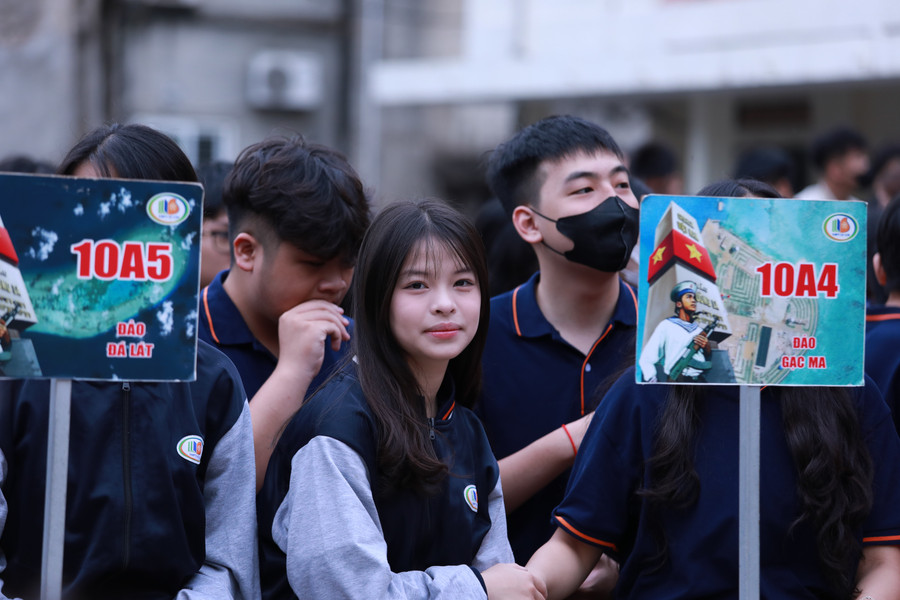 Không khí rộn ràng của thầy trò trong dịp bế giảng năm học- Ảnh 13.