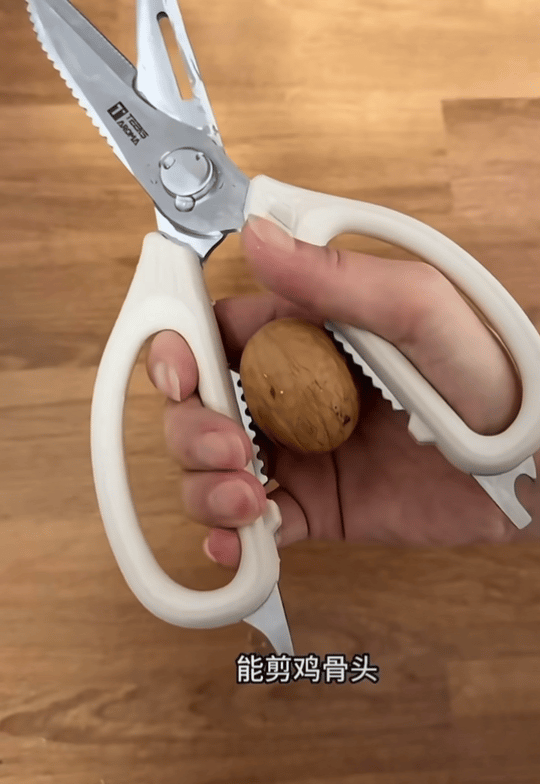 6 món đồ 
