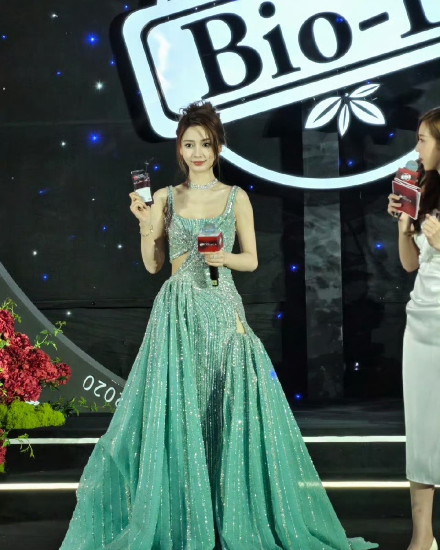 Trăm ống kính cam thường cũng không dìm nổi Angelababy, nhưng vẫn có một điểm bị giật mình- Ảnh 4.