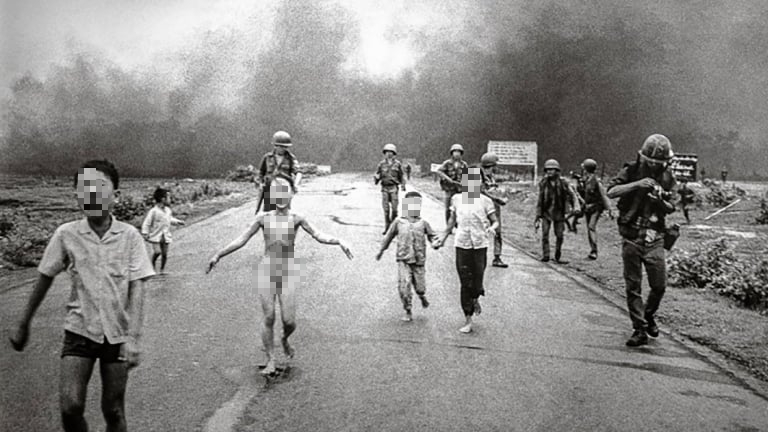 Kim Phúc nói gì về vụ Nick Út bị ngừng ghi nhận là tác giả bức ảnh "Em bé Napalm"- Ảnh 1. Kim Phúc nói gì về vụ Nick Út bị ngừng ghi nhận là tác giả bức ảnh "Em bé Napalm"- Ảnh 1.