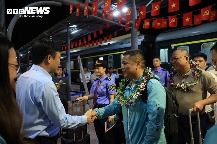 Cận cảnh tàu khách liên vận Việt Nam - Trung Quốc hoạt động trở lại sau 5 năm- Ảnh 5.