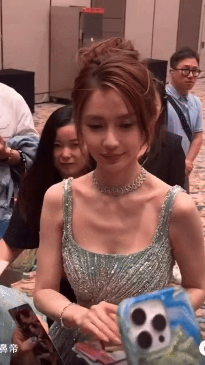 Trăm ống kính cam thường cũng không dìm nổi Angelababy, nhưng vẫn có một điểm bị giật mình- Ảnh 8.
