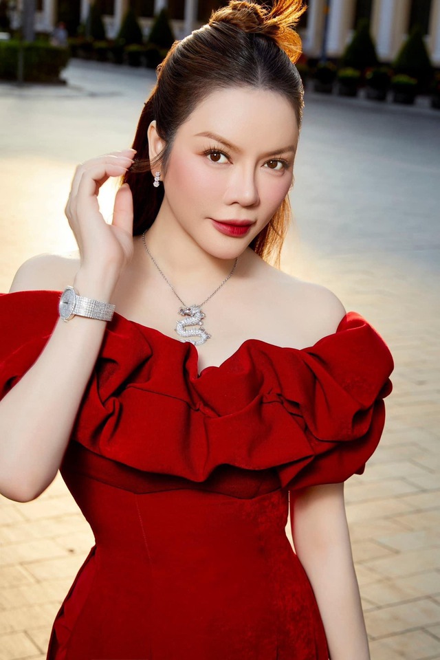 Showbiz Việt có nữ đại gia kim cương: Đựng đầy 5 két sắt, bị bệnh liền lấy viên hơn 500 tỷ đồng làm 1 việc khó ngờ!- Ảnh 2.