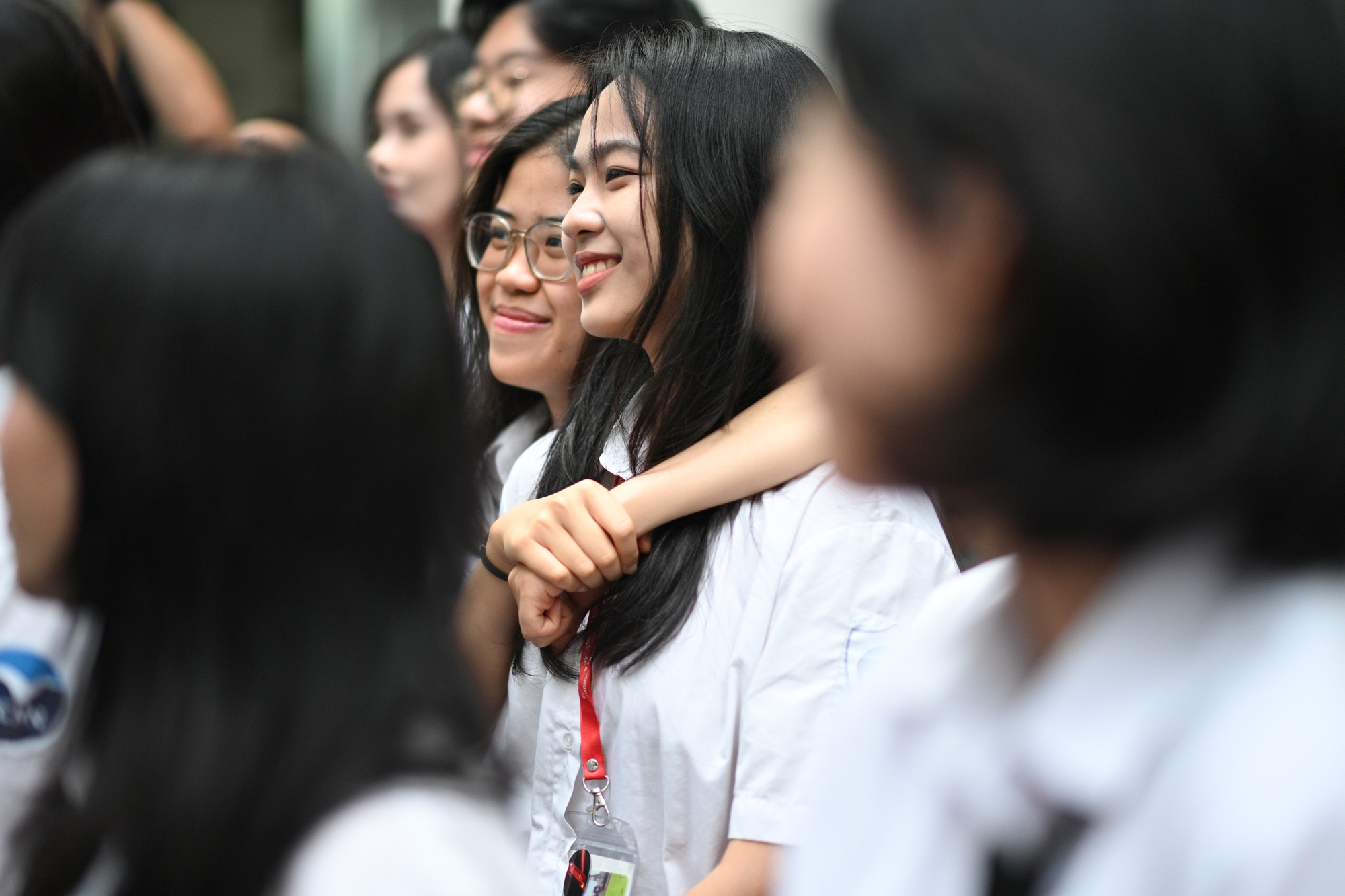 Chuyên Ngữ bế giảng trong một sáng cuối tháng 5 se lạnh: Vừa vui, vừa buồn, vừa nhớ- Ảnh 11.