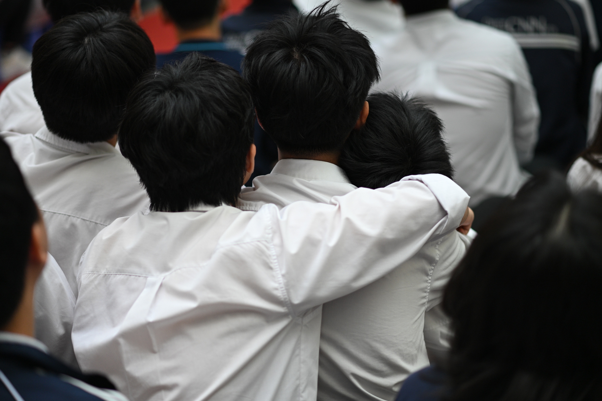 Chuyên Ngữ bế giảng trong một sáng cuối tháng 5 se lạnh: Vừa vui, vừa buồn, vừa nhớ- Ảnh 15.