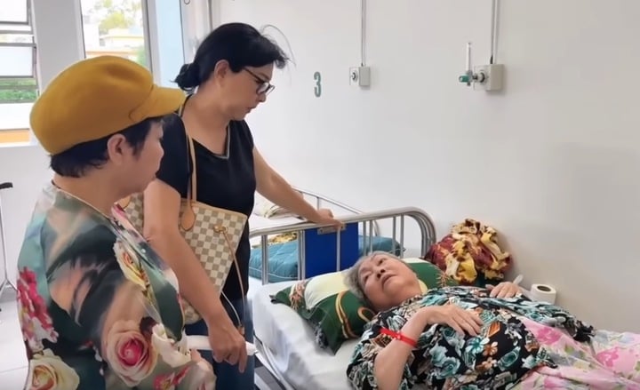 Cô đào nức tiếng một thời giờ sống cô độc, đi bán vé số kiếm cơm qua ngày- Ảnh 5. Cô đào nức tiếng một thời giờ sống cô độc, đi bán vé số kiếm cơm qua ngày- Ảnh 5.