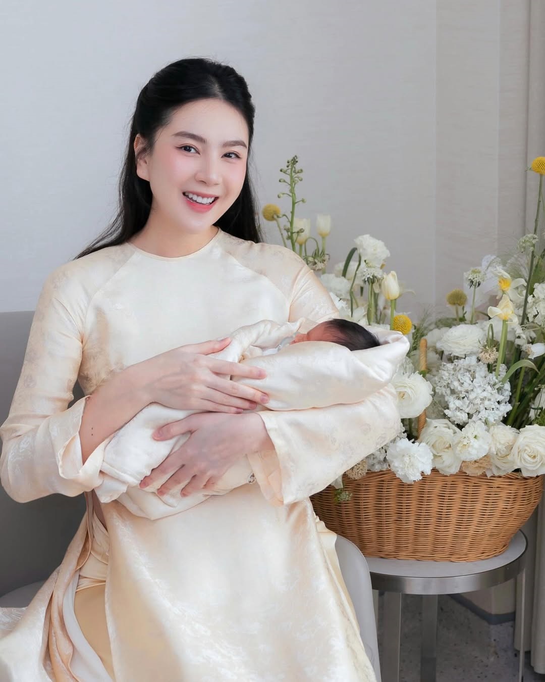 Mai Ngọc diện mãi 1 item vẫn đẹp xuất sắc từ lúc bầu bí tới sau khi sinh nở- Ảnh 8.