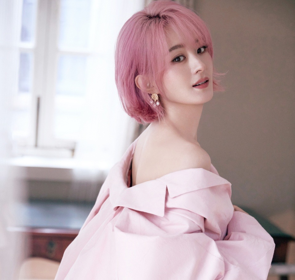 Triệu Lệ Dĩnh: Tiểu hoa đán bị nghi bán dâm, tình sử ngập drama Triệu Lệ Dĩnh: Tiểu hoa đán bị nghi bán dâm, tình sử ngập drama