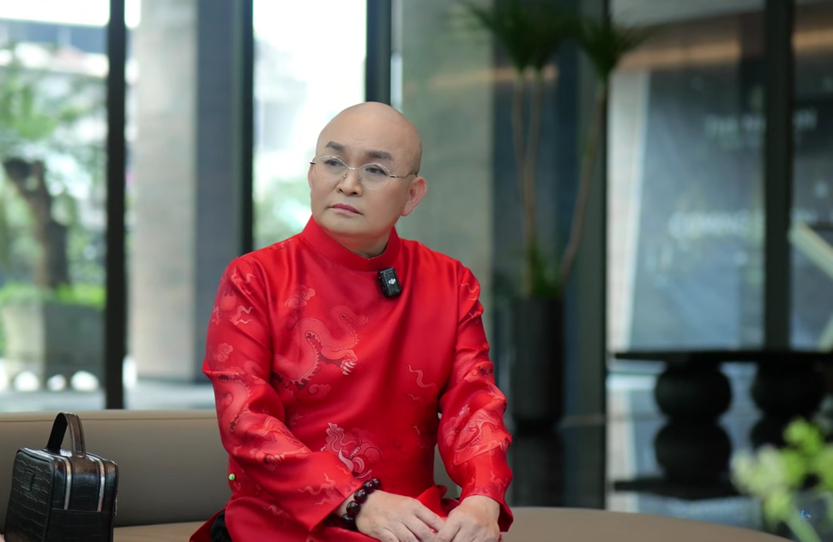 Xuân Hinh ngồi xe sang đi xem chung cư cao cấp: Xuân Hinh ngồi xe sang đi xem chung cư cao cấp: