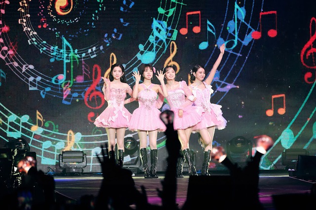 2 mỹ nhân Kpop bị yêu cầu rời khỏi concert Beyoncé, đứng vật vờ mặt căng thẳng làm bùng tranh cãi- Ảnh 1.