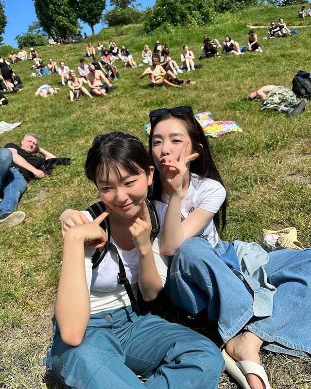 2 mỹ nhân Kpop bị yêu cầu rời khỏi concert Beyoncé, đứng vật vờ mặt căng thẳng làm bùng tranh cãi- Ảnh 4.