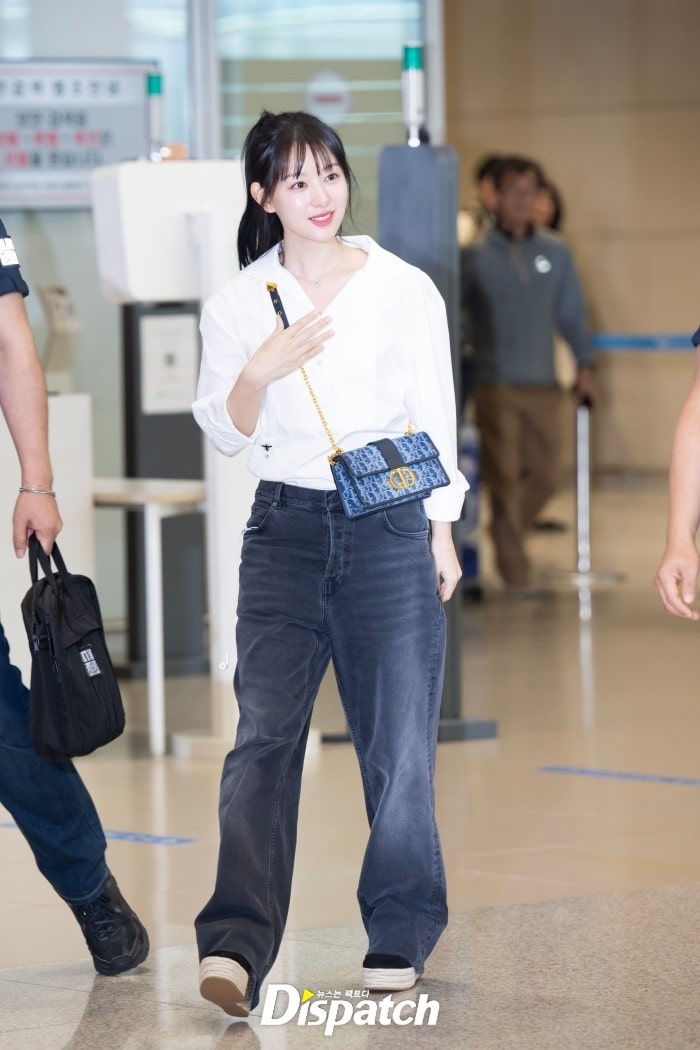 Kim Ji Won với áo sơ mi chắc chắn là 1 cặp bài trùng!- Ảnh 13.