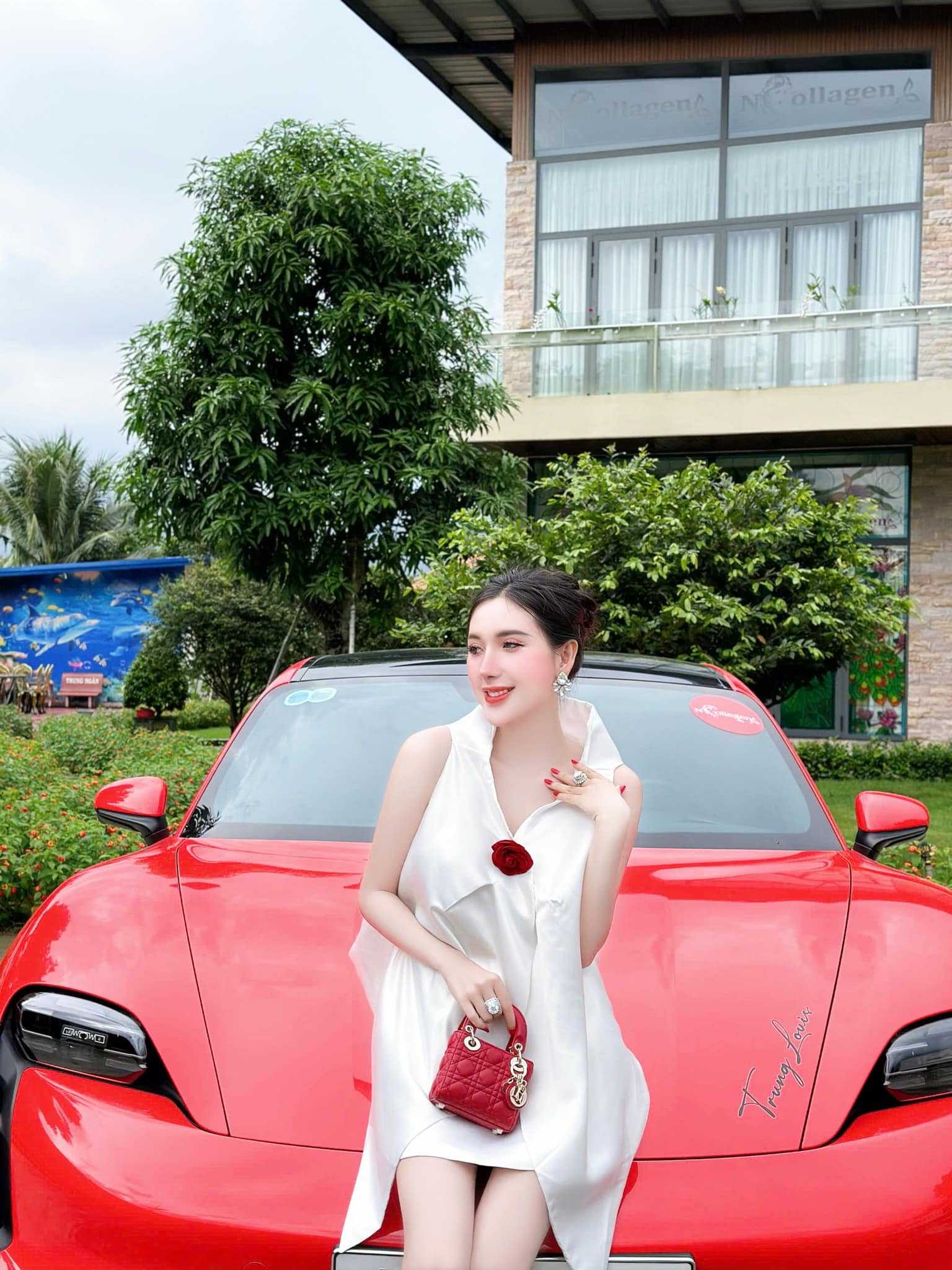 Những điều lạ chưa có lời giải về 2 biệt phủ của Ngân Collagen Cần Thơ- Ảnh 2.