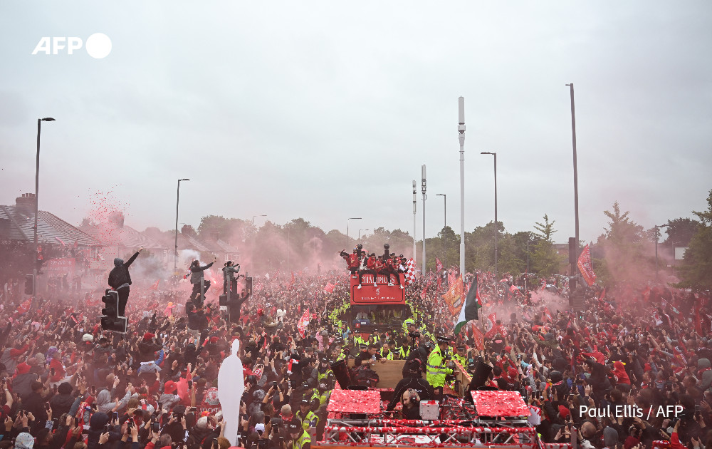 Hiện trường kinh hoàng vụ xe điên lao thẳng đám đông "đi bão" ăn mừng Liverpool vô địch khiến gần 50 người bị thương, 2 người nguy kịch- Ảnh 6.