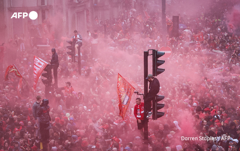 Hiện trường kinh hoàng vụ xe điên lao thẳng đám đông "đi bão" ăn mừng Liverpool vô địch khiến gần 50 người bị thương, 2 người nguy kịch- Ảnh 4.