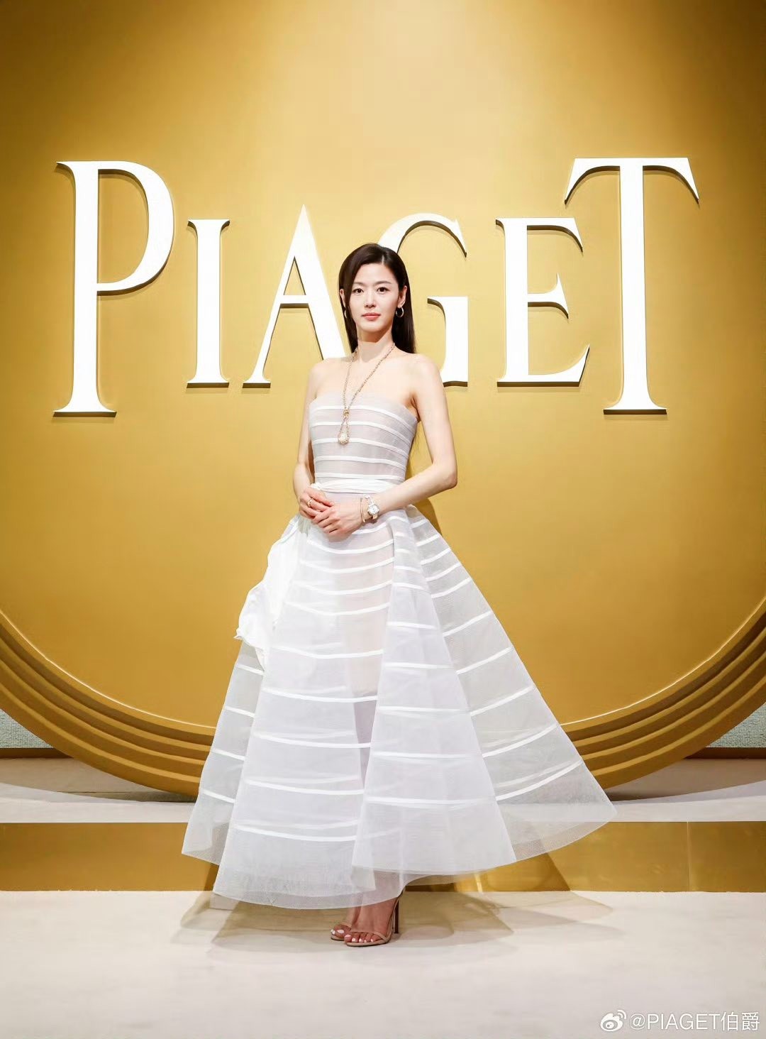 Jeon Ji Hyun đại náo sự kiện ở Trung Quốc: 