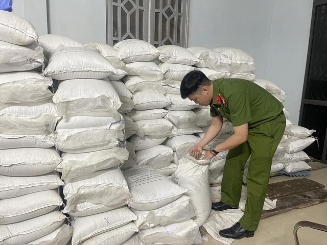 Lưu Văn Vẽ cấu kết với Tạ Văn Hải đưa 348 tấn gi&aacute; đỗ độc hại ra thị trường: Chất cấm n&agrave;o được sử dụng?- Ảnh 3.