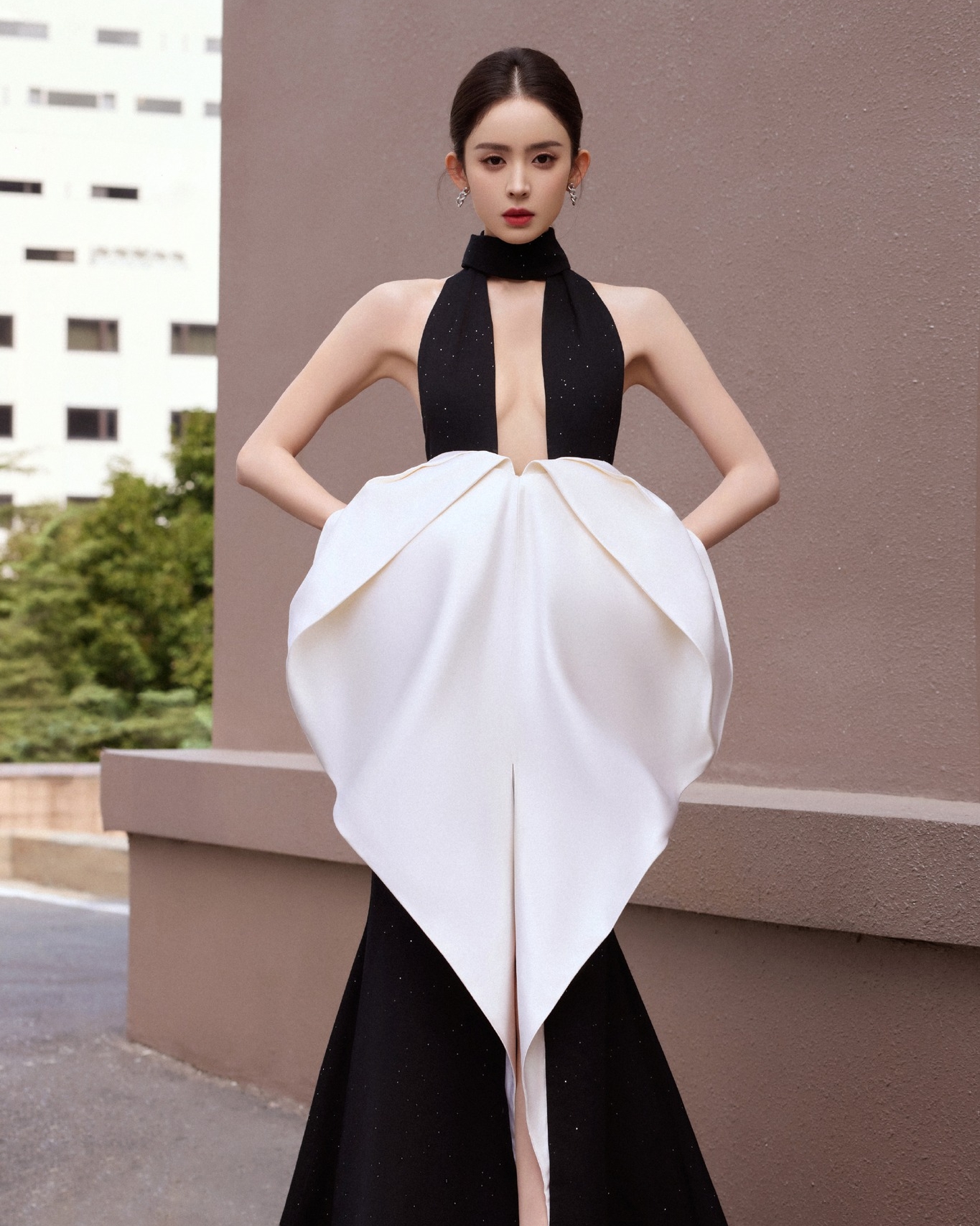 Một "thần tiên tỷ tỷ" xuất hiện trên sân khấu Việt, hóa ra là mỹ nhân bản sao của Cổ Lực Na Trát- Ảnh 10.