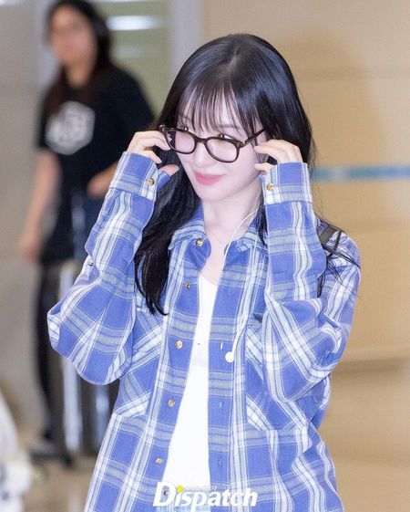 Kim Ji Won với áo sơ mi chắc chắn là 1 cặp bài trùng!- Ảnh 14.