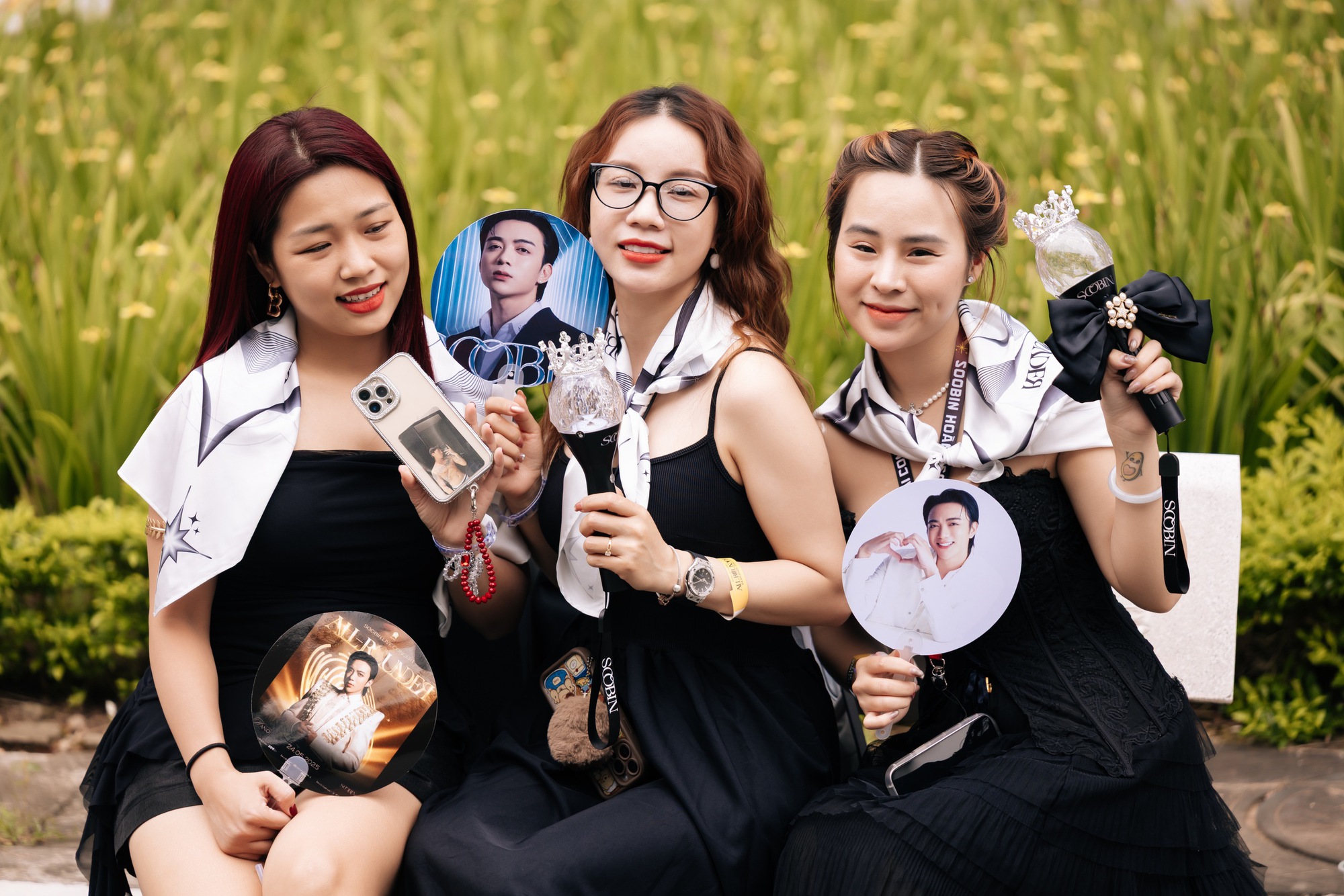 Đại hội công chúa, tiểu thư xúng xính đi xem Hoàng tử SOOBIN hát- Ảnh 6.
