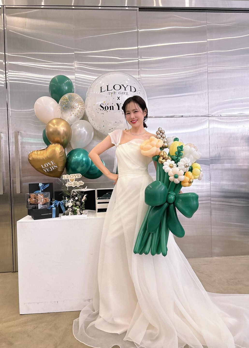Son Ye Jin bất ngờ khoe ảnh lạ, lâu lắm mới thấy mẹ 1 con sexy thế này!- Ảnh 9.