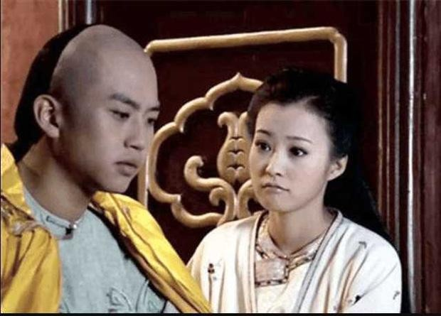 Phim 18+ gây sốc: Cảnh nóng thật khiến nữ chính mất cả tình lẫn tiền, đạo diễn bị phong sát 5 năm- Ảnh 2. Phim 18+ gây sốc: Cảnh nóng thật khiến nữ chính mất cả tình lẫn tiền, đạo diễn bị phong sát 5 năm- Ảnh 2.