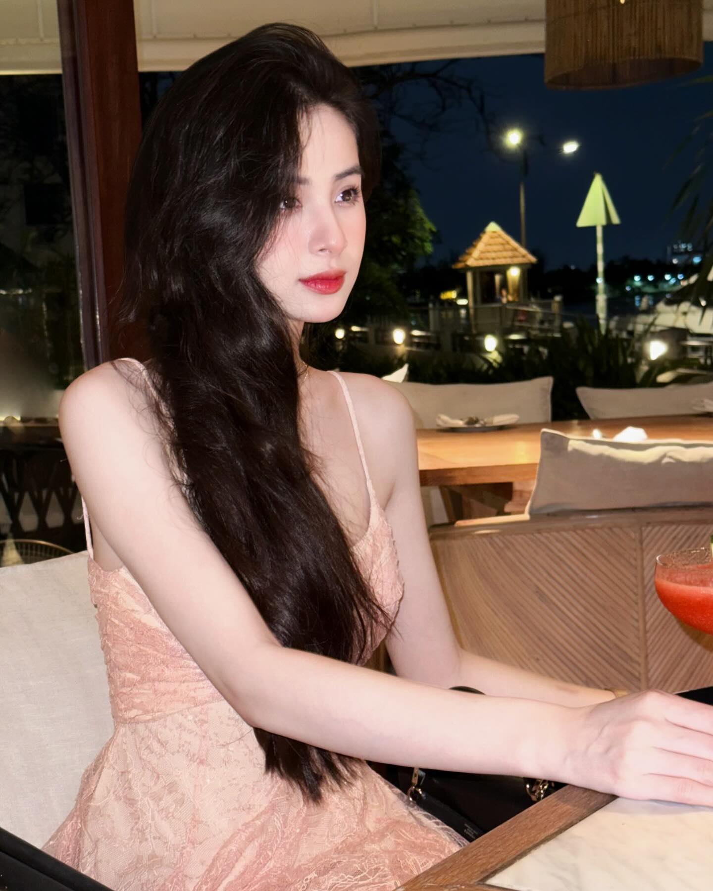Một "thần tiên tỷ tỷ" xuất hiện trên sân khấu Việt, hóa ra là mỹ nhân bản sao của Cổ Lực Na Trát- Ảnh 7.