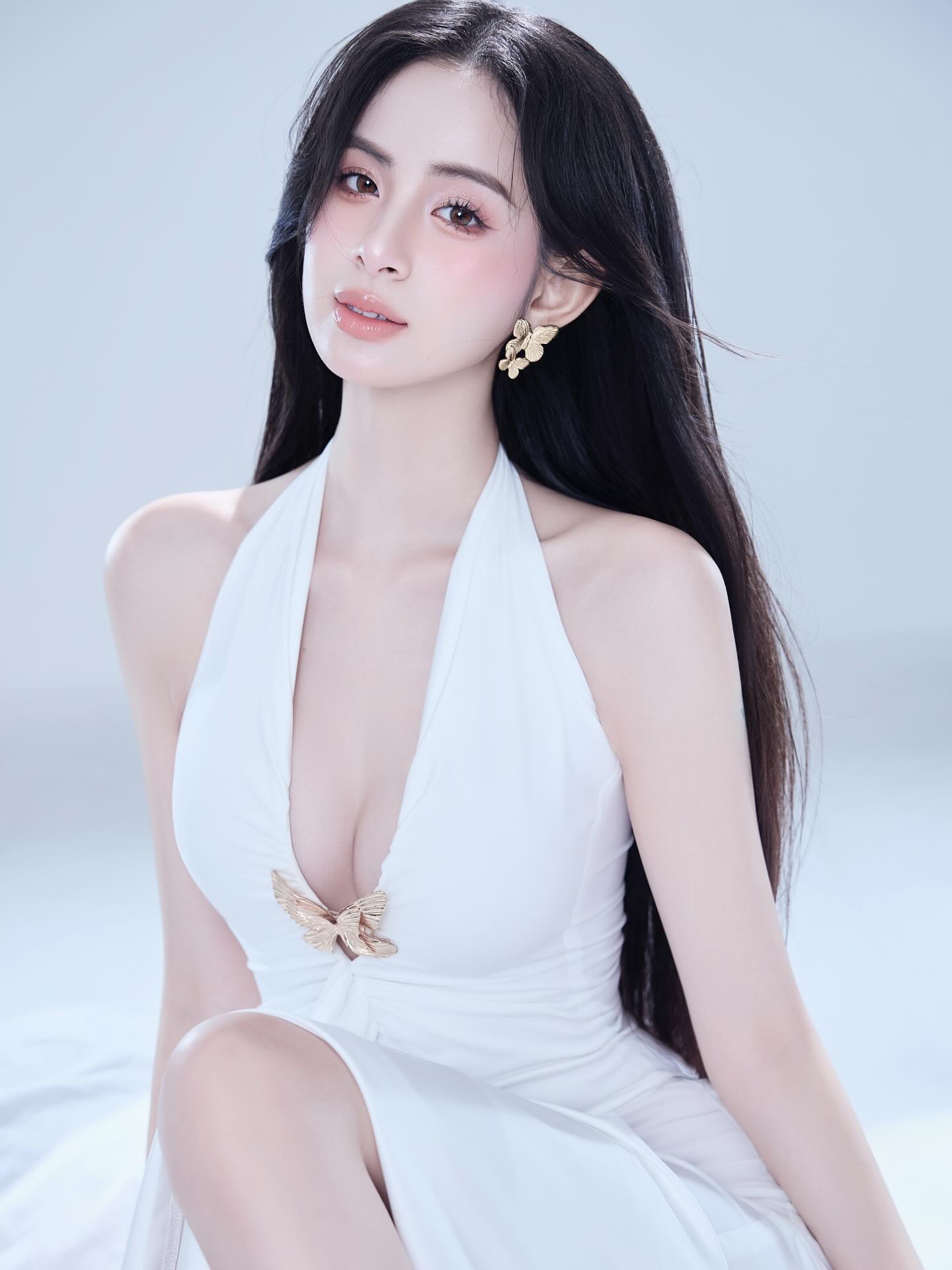 Một "thần tiên tỷ tỷ" xuất hiện trên sân khấu Việt, hóa ra là mỹ nhân bản sao của Cổ Lực Na Trát- Ảnh 5.