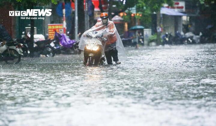 Từ ngày mai 28/5, miền Bắc hứng đợt mưa lớn, có nơi trên 180mm- Ảnh 1.