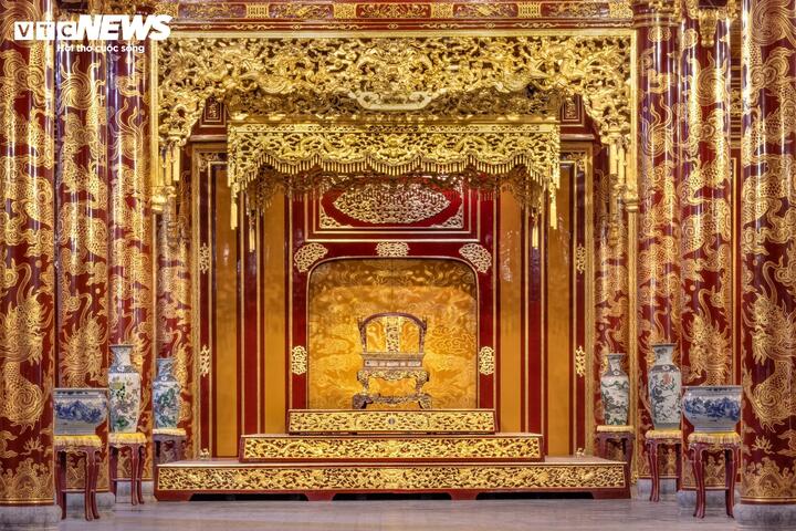 Ngai vua triều Nguyễn bị phá hoại khác với ảnh tư liệu: Chuyên gia lý giải- Ảnh 2.