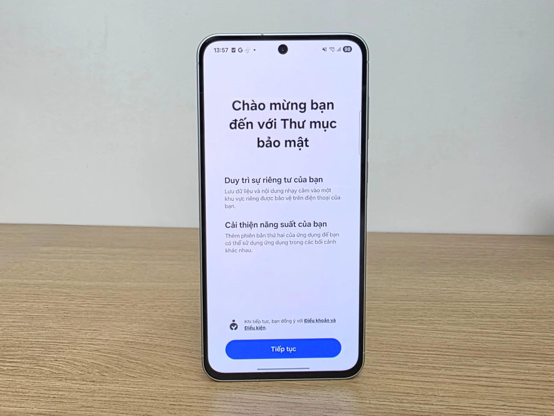 Galaxy A series – “Văn phòng di động” bảo mật tối ưu, giúp Gen Z tự tin làm chủ dữ liệu công sở- Ảnh 3. Galaxy A series – “Văn phòng di động” bảo mật tối ưu, giúp Gen Z tự tin làm chủ dữ liệu công sở- Ảnh 3.
