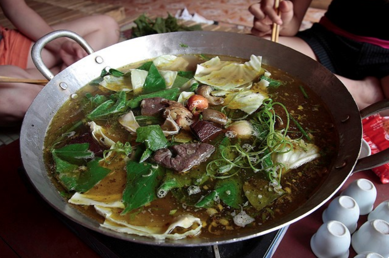5 đặc sản Việt Nam khiến người "yếu vía" nghe thôi đã sợ: Món thì tên gây hiểu lầm, món lại khiến thực khách rùng mình vì nguyên liệu- Ảnh 7.