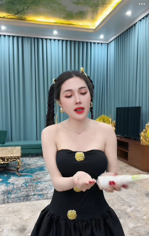 Những điều lạ chưa có lời giải về 2 biệt phủ của Ngân Collagen Cần Thơ- Ảnh 13.