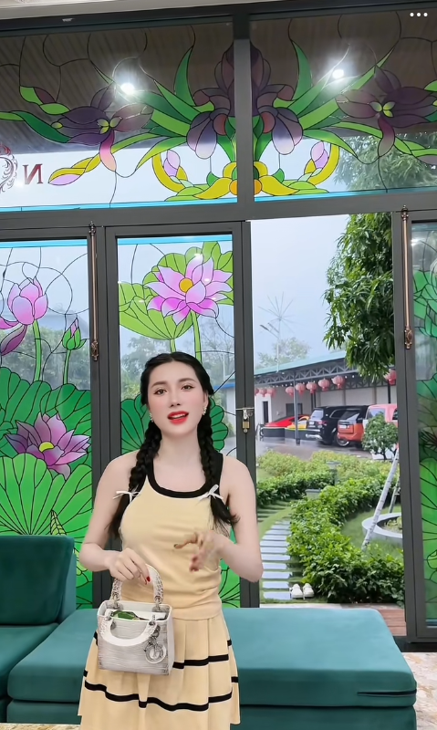 Những điều lạ chưa có lời giải về 2 biệt phủ của Ngân Collagen Cần Thơ- Ảnh 11.