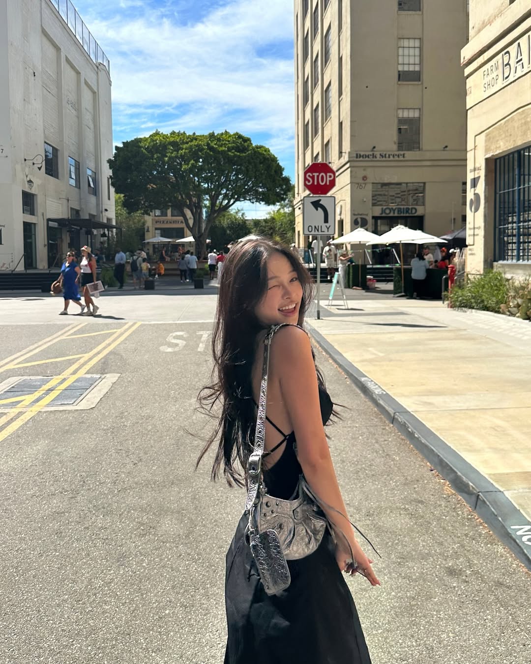 Tủ đồ hè của gái xinh có 1 triệu follow Instagram: Đơn giản mà đẹp điên, ngắm xong chẳng thiết sắm đồ cầu kỳ!- Ảnh 10.