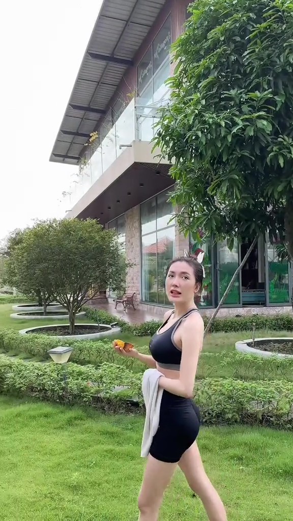 Những điều lạ chưa có lời giải về 2 biệt phủ của Ngân Collagen Cần Thơ- Ảnh 10.