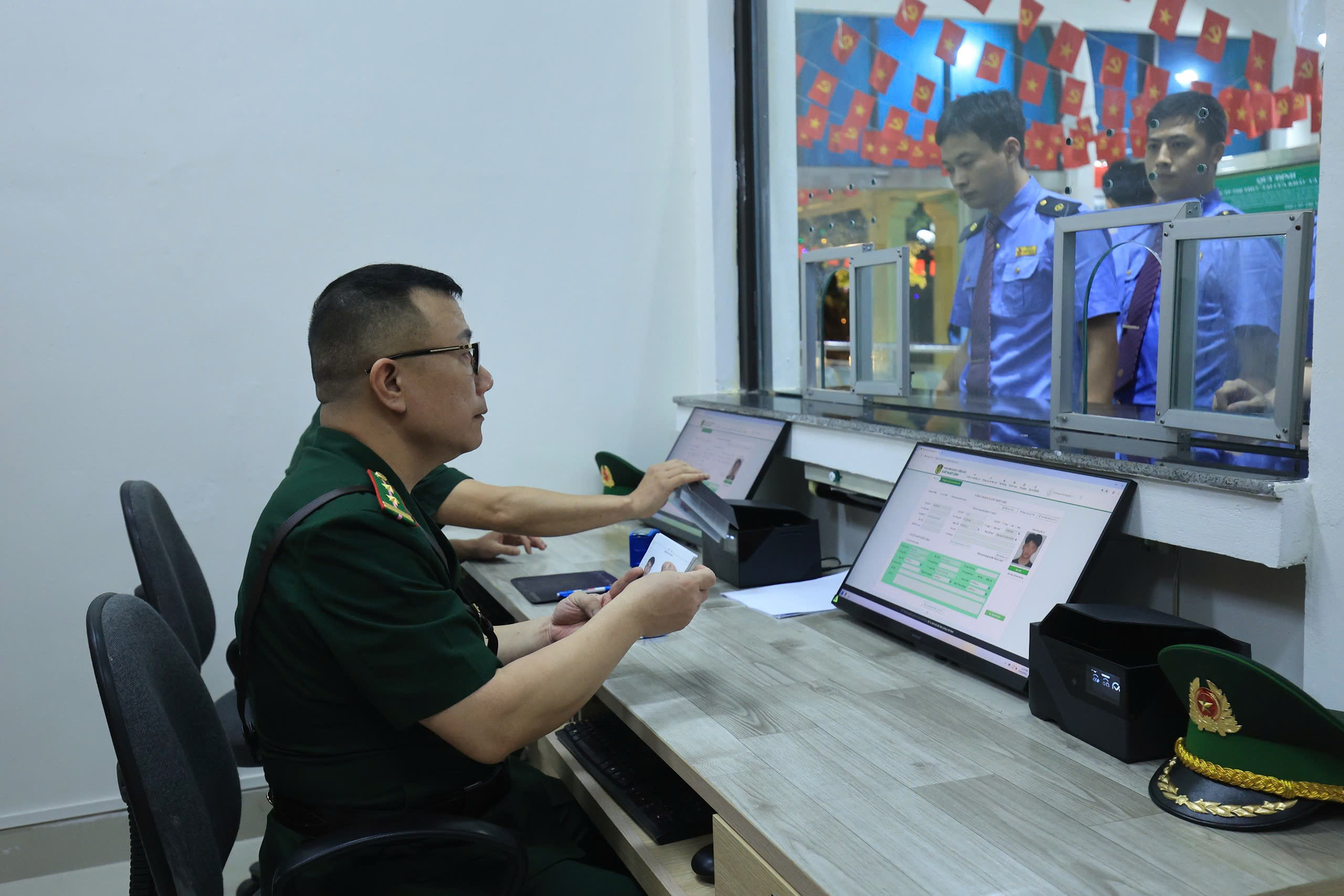 Chuyến tàu liên vận Việt - Trung đầu tiên sau 5 năm tạm dừng- Ảnh 8.